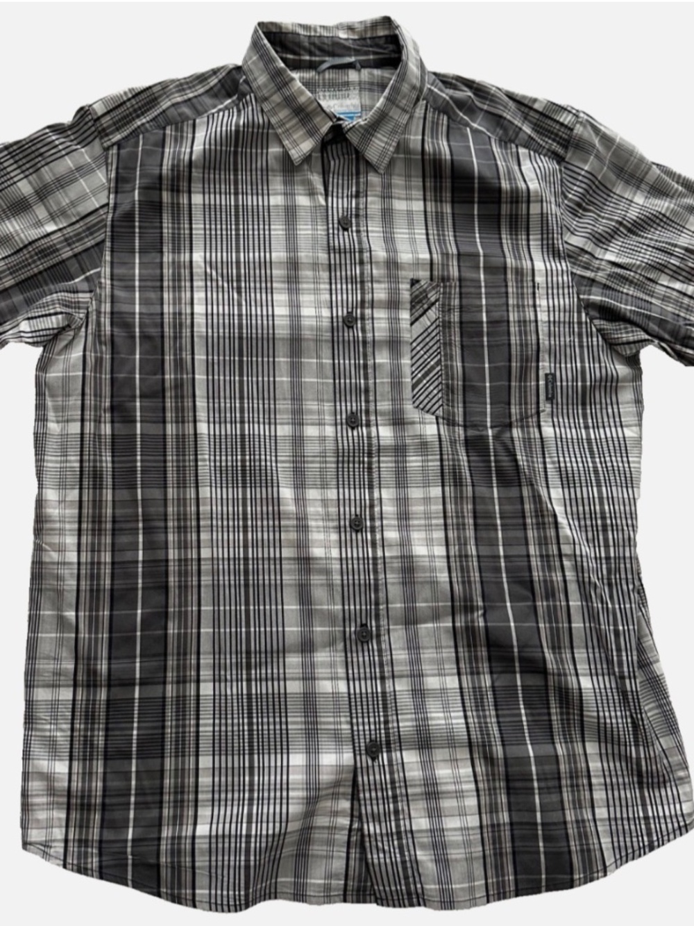 Columbia Omni-Wick Men's LARGE Gray Plaid Short-sleeve Button-Up Shirt